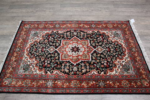Kashan Black Hand Knotted 40 X 60 Area Rug 905-146327 Image 3