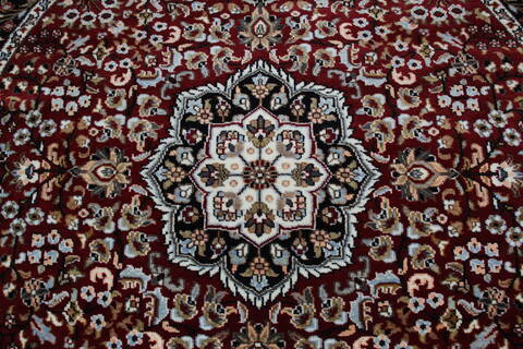 Kashan Red Round Hand Knotted 62 X 62 Area Rug 905-146328 Image 6