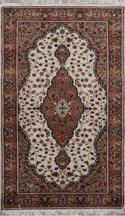 Mahi White Hand Knotted 30 X 50 Area Rug 905-146333 Image 0