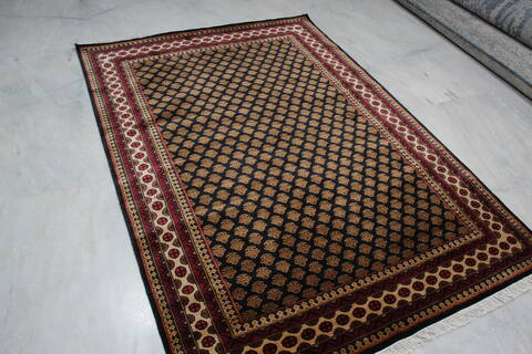 Bokhara Black Hand Knotted 50 X 72 Area Rug 905-146342 Image 3