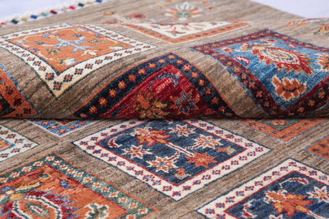 Chobi Grey Hand Knotted 50 X 68 Area Rug 700-146364 Image 5