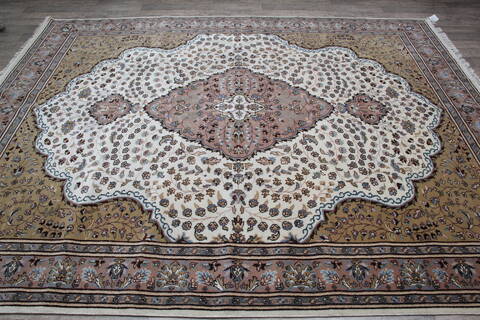 Mahi White Hand Knotted 80 X 101 Area Rug 905-146450 Image 4