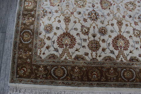 Jaipur White Hand Knotted 41 X 61 Area Rug 905-146477 Image 5