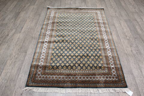 Kashmir Green Hand Knotted 40 X 60 Area Rug 905-146489 Image 1