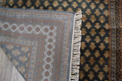 Kashmir Green Hand Knotted 40 X 60 Area Rug 905-146489 Image 6