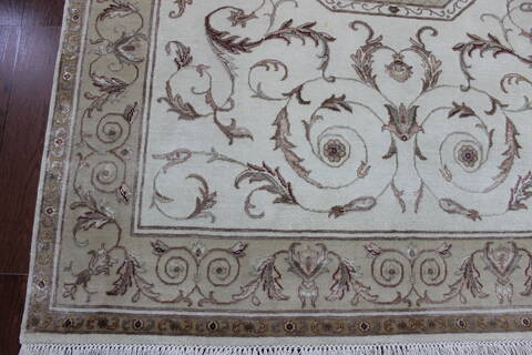 Persian Beige Hand Knotted 57 X 710 Area Rug 902-146641 Image 1