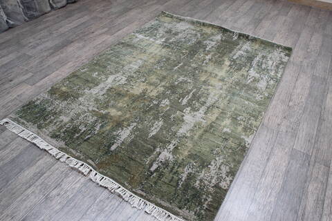 Jaipur Green Hand Knotted 51 X 72 Area Rug 905-146777 Image 3