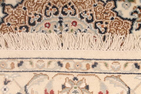 Nain Beige Hand Knotted 53 X 31 Area Rug 254-146893 Image 5