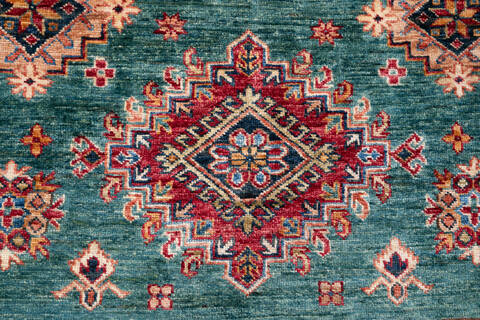 Kazak Green Hand Knotted 55 X 83 Area Rug 700-146974 Image 3