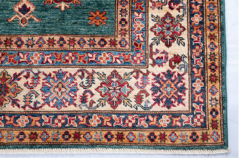 Kazak Green Hand Knotted 55 X 83 Area Rug 700-146974 Image 6