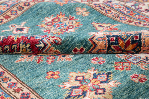 Kazak Green Hand Knotted 55 X 83 Area Rug 700-146974 Image 7