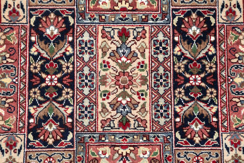 Pak-Persian Black Hand Knotted 46 X 73 Area Rug 700-147125 Image 5
