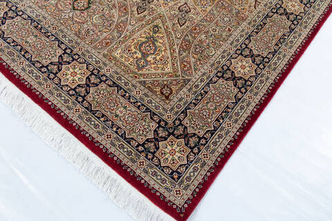 Pak-Persian Red Hand Knotted 62 X 94 Area Rug 700-147129 Image 3