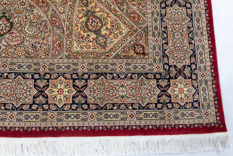 Pak-Persian Red Hand Knotted 62 X 94 Area Rug 700-147129 Image 4