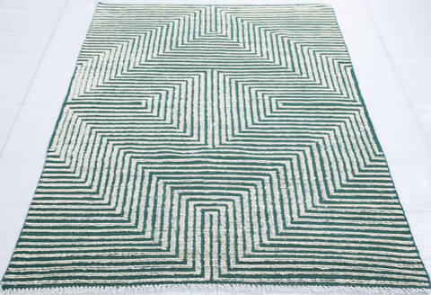 Kilim Green Hand Knotted 40 X 62 Area Rug 700-147144 Image 1
