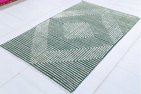 Kilim Green Hand Knotted 40 X 62 Area Rug 700-147144 Image 2