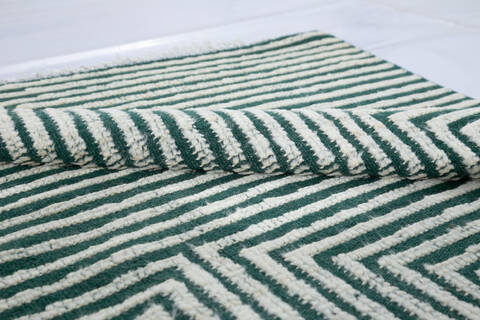 Kilim Green Hand Knotted 40 X 62 Area Rug 700-147144 Image 6