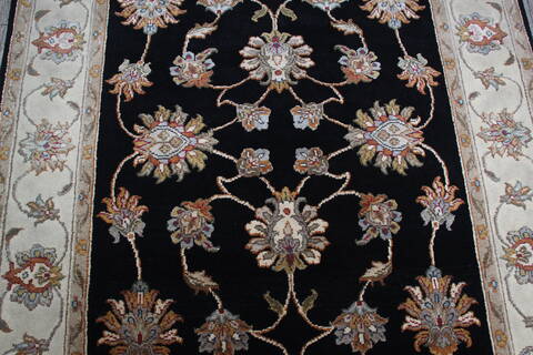 Jaipur Black Hand Knotted 40 X 511 Area Rug 905-147207 Image 5