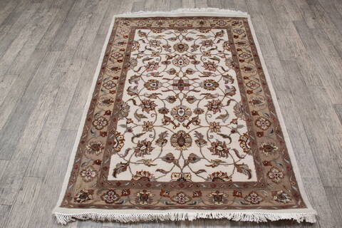 Jaipur White Hand Knotted 40 X 61 Area Rug 905-147223 Image 4