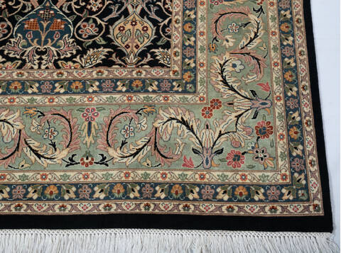 Pak-Persian Black Hand Knotted 90 X 120 Area Rug 700-147298 Image 4
