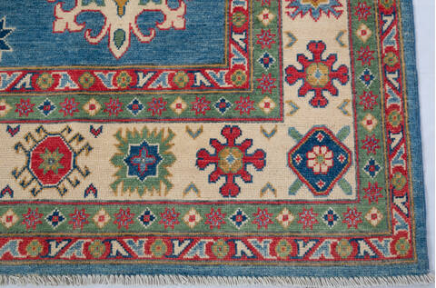 Kazak Blue Hand Knotted 67 X 102 Area Rug 700-147310 Image 3
