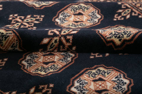 Bokhara Black Hand Knotted 49 X 68 Area Rug 700-147320 Image 5