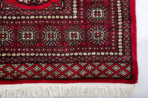 Bokhara Red Hand Knotted 48 X 65 Area Rug 700-147366 Image 3