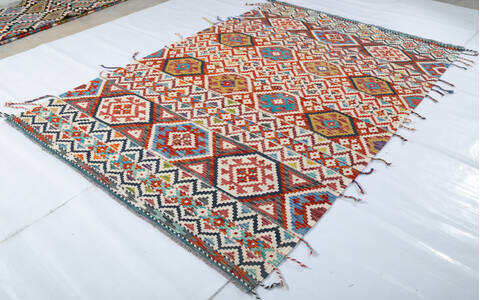 Kilim Multicolor Hand Knotted 57 X 83 Area Rug 700-147441 Image 2