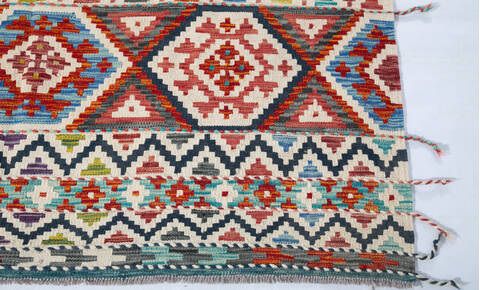 Kilim Multicolor Hand Knotted 57 X 83 Area Rug 700-147441 Image 3