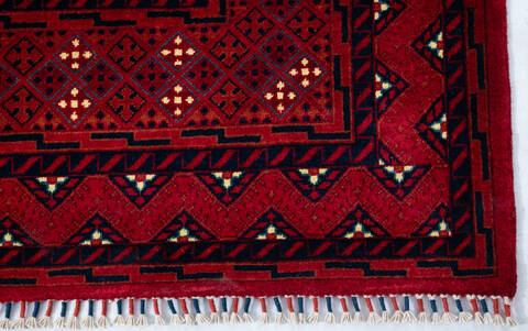 Khan Mohammadi Red Hand Knotted 103 X 139 Area Rug 700-147458 Image 4