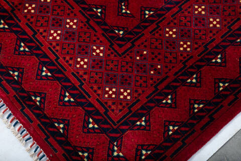 Khan Mohammadi Red Hand Knotted 103 X 139 Area Rug 700-147458 Image 5