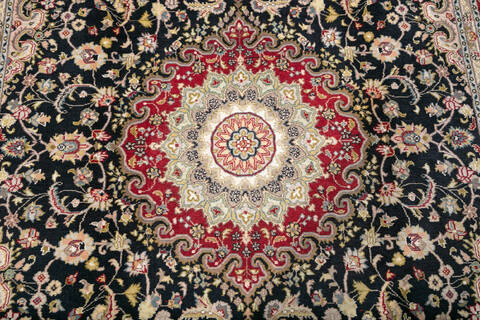 Pak-Persian Black Hand Knotted 60 X 94 Area Rug 700-147466 Image 3
