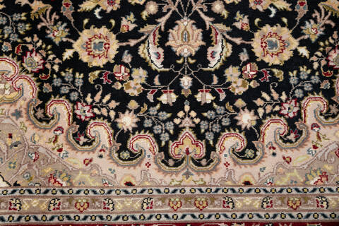 Pak-Persian Black Hand Knotted 60 X 94 Area Rug 700-147466 Image 4