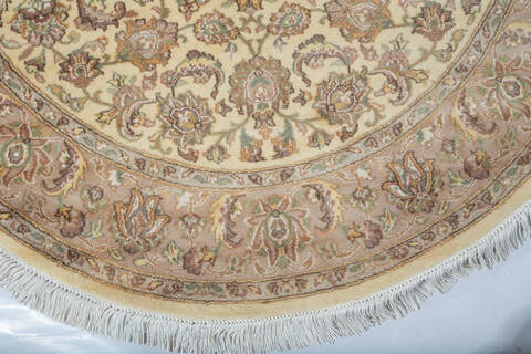 Pak-Persian Beige Round Hand Knotted 51 X 51 Area Rug 700-147471 Image 3