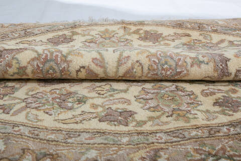 Pak-Persian Beige Round Hand Knotted 51 X 51 Area Rug 700-147471 Image 5