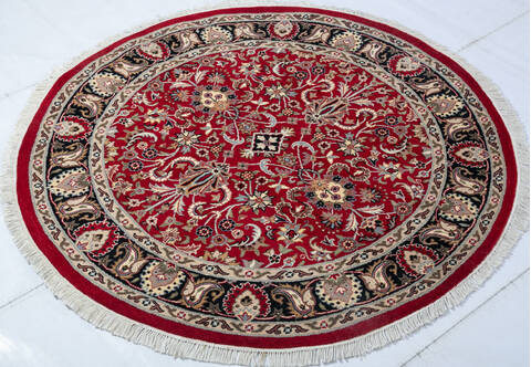 Pak-Persian Red Round Hand Knotted 50 X 50 Area Rug 700-147472 Image 2