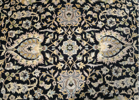 Pak-Persian Black Round Hand Knotted 80 X 80 Area Rug 700-147475 Image 4