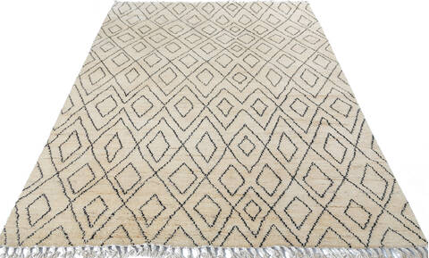 Moroccan White Hand Knotted 58 X 80 Area Rug 700-147483 Image 1