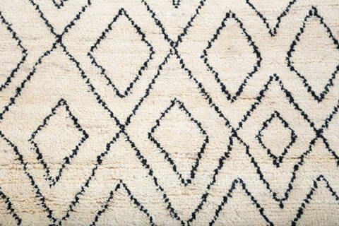 Moroccan White Hand Knotted 58 X 80 Area Rug 700-147483 Image 3