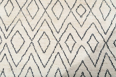 Moroccan White Hand Knotted 58 X 80 Area Rug 700-147483 Image 4