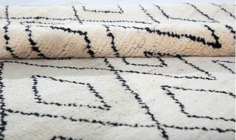 Moroccan White Hand Knotted 58 X 80 Area Rug 700-147483 Image 6