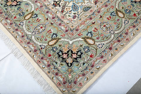 Pak-Persian Beige Hand Knotted 91 X 124 Area Rug 700-147484 Image 9