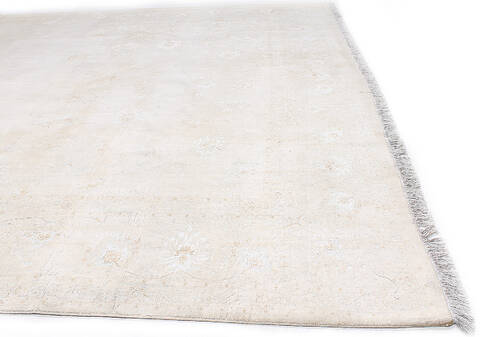 Tabriz Beige Hand Knotted 96 X 113 Area Rug 254-147510 Image 5