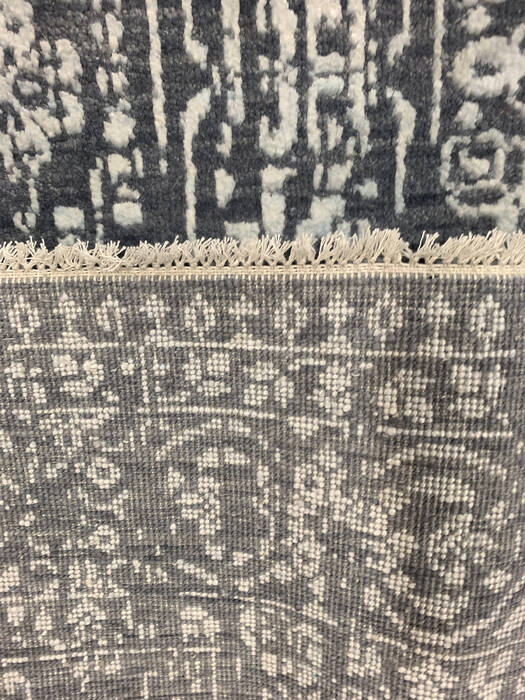 Modern-Contemporary Grey Hand Knotted 50 X 86 Area Rug 254-147516 Image 1