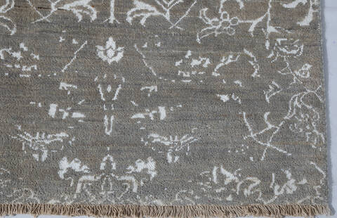 Chobi Grey Hand Knotted 64 X 91 Area Rug 700-147524 Image 3