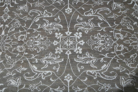Chobi Grey Hand Knotted 64 X 91 Area Rug 700-147524 Image 5
