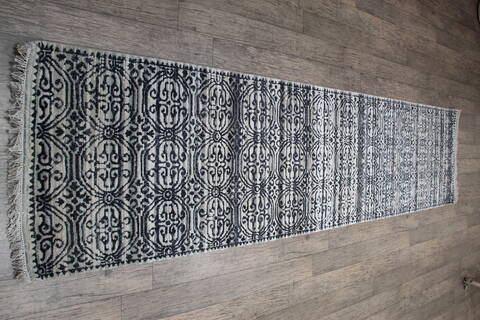 Jaipur Grey Runner Hand Knotted 26 X 100 Area Rug 905-147558 Image 4