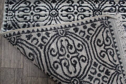 Jaipur Grey Runner Hand Knotted 26 X 100 Area Rug 905-147558 Image 5