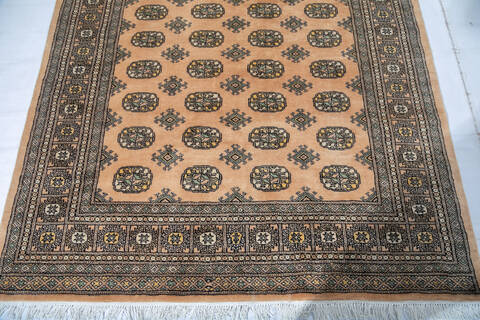 Bokhara Beige Hand Knotted 53 X 84 Area Rug 700-147595 Image 4