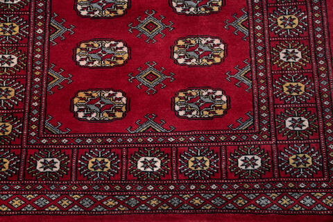 Bokhara Red Hand Knotted 31 X 50 Area Rug 700-147616 Image 4
